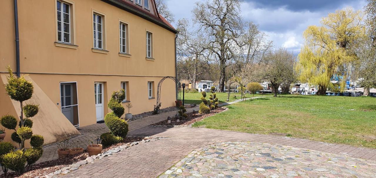 Schloss ツェーデニック エクステリア 写真
