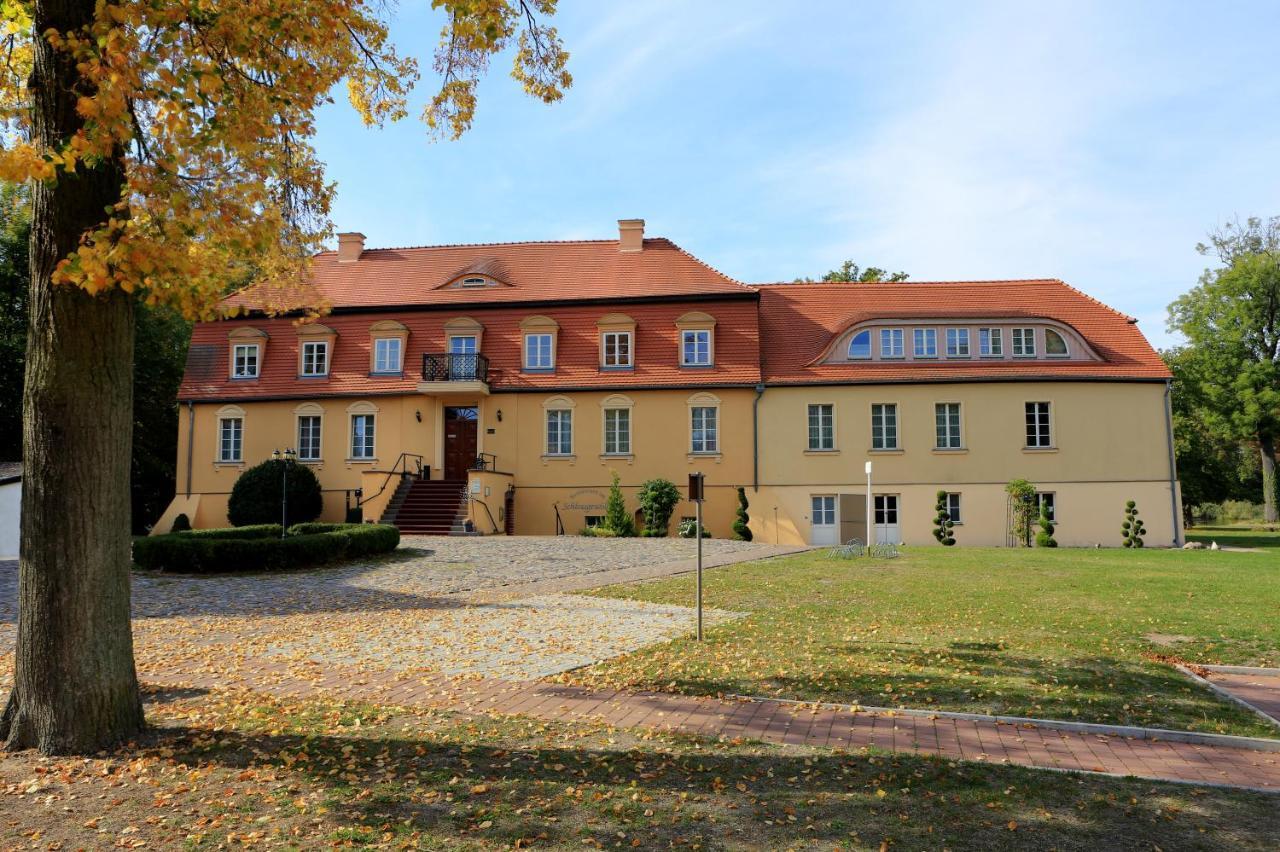 Schloss ツェーデニック エクステリア 写真